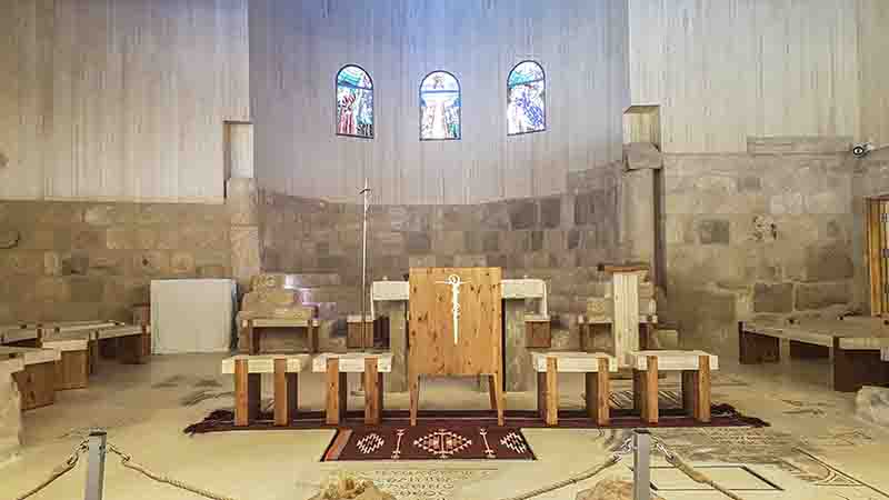 284 - Jordania - monte Nebo - basilica de Moises - interior